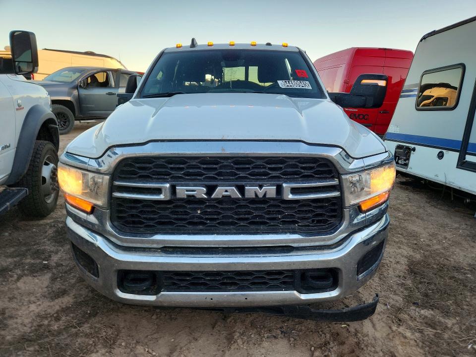 94480945 :رقم المزاد ، 3C63RRGL2RG214978 vin ، 2024 Ram 3500 مزاد بيع