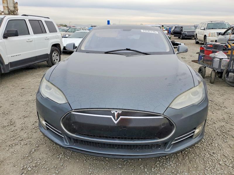 Продажа на аукционе авто 2013 Tesla Model S, vin: 5YJSA1DP6DFP07422, номер лота: 74747115