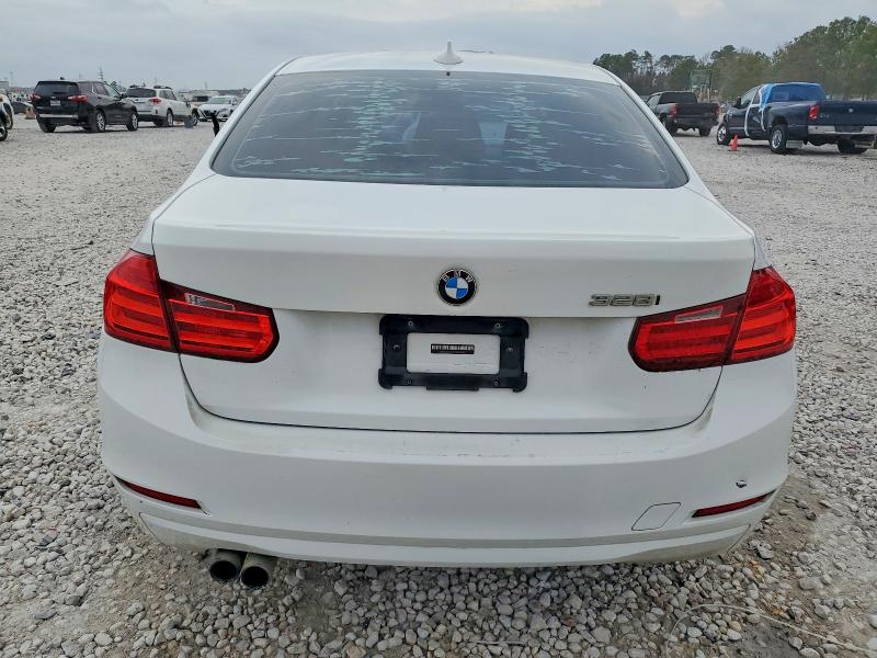 72273865 :رقم المزاد ، WBA3A5G53FNS90588 vin ، 2015 Bmw 328 مزاد بيع
