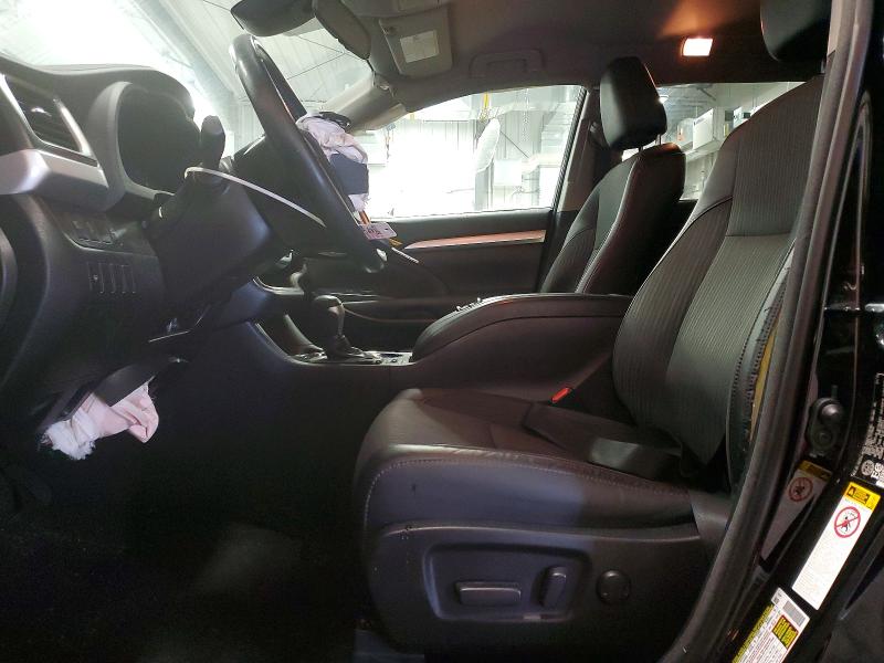 97633745 :رقم المزاد ، 5TDBZRFH8JS827579 vin ، 2018 Toyota Highlander مزاد بيع