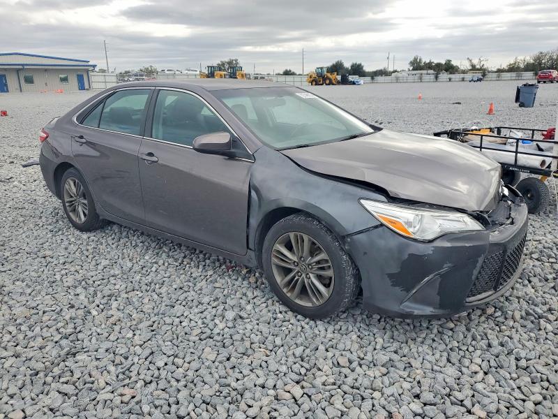 72748835 :رقم المزاد ، 4T1BF1FK8FU063494 vin ، 2015 Toyota Camry مزاد بيع