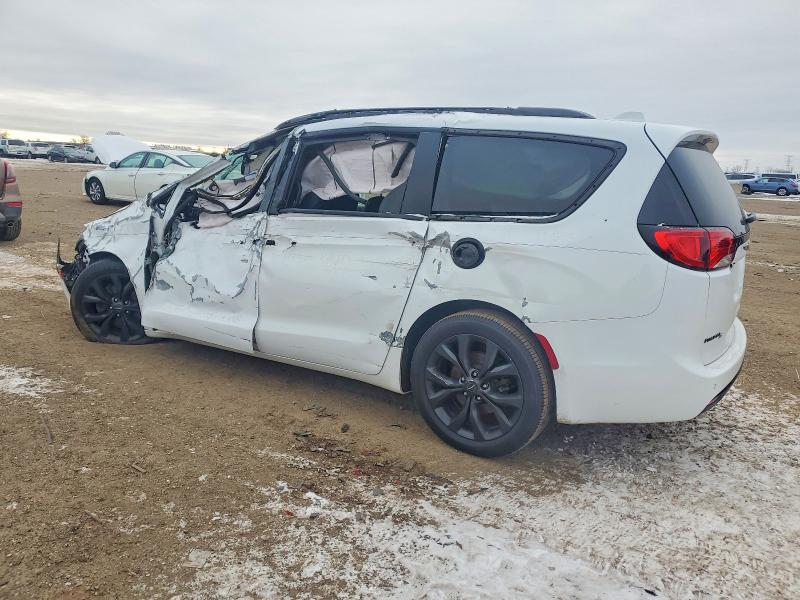 98843435 :رقم المزاد ، 2C4RC1EG7JR356592 vin ، 2018 Chrysler Pacifica مزاد بيع