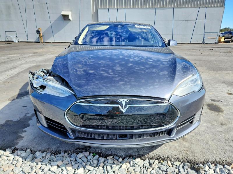 Auction sale of the 2015 Tesla Model S, vin: 5YJSA1H11FF085868, lot number: 75013835
