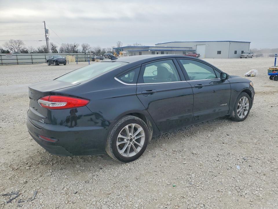 75453155 :رقم المزاد ، 3FA6P0LU9KR207077 vin ، 2019 Ford Fusion Se مزاد بيع