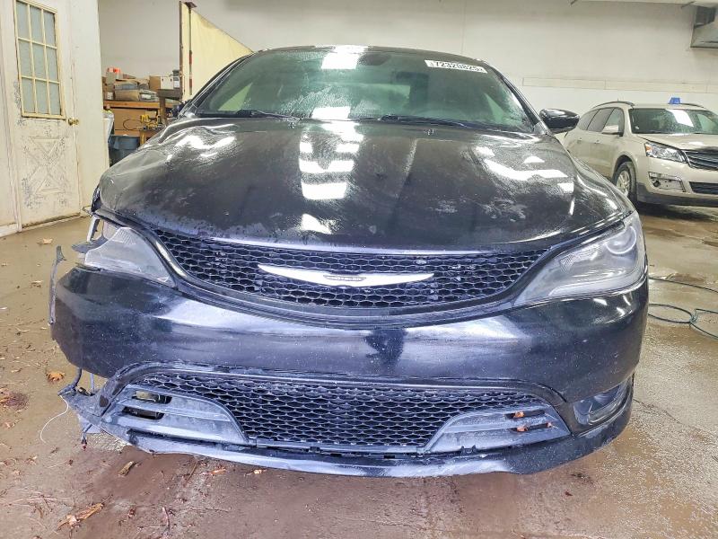 72320825 :رقم المزاد ، 1C3CCCDG0FN618464 vin ، 2015 Chrysler 200 مزاد بيع