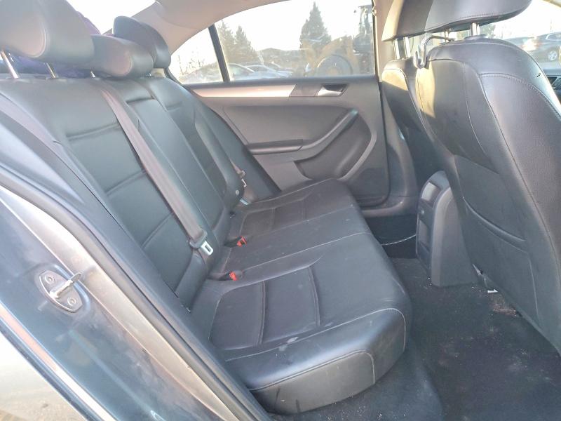 73700145 :رقم المزاد ، 3VWDB7AJ9HM392736 vin ، 2017 Volkswagen Jetta مزاد بيع