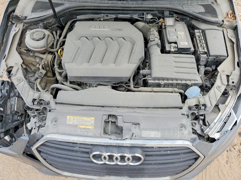Продаж на аукціоні авто 2018 Audi A3 Premium, vin: WAUAUGFF1J1060889, номер лоту: 99791325
