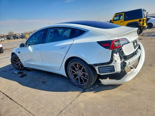 Продажа на аукционе авто 2018 Tesla Model 3, vin: 5YJ3E1EA5JF040616, номер лота: 73877045