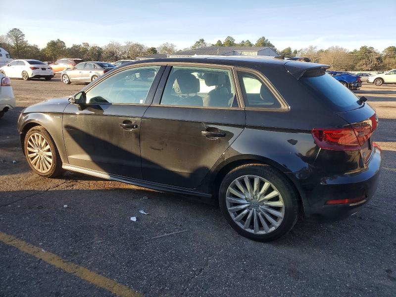 Продаж на аукціоні авто 2016 Audi A3, vin: WAUUPBFF2GA150665, номер лоту: 72565675