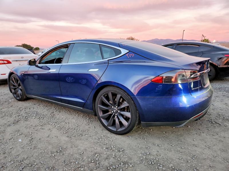 2015 Tesla Model S მანქანა იყიდება აუქციონზე, vin: 5YJSA1H4XFF098452, აუქციონის ნომერი: 72392875