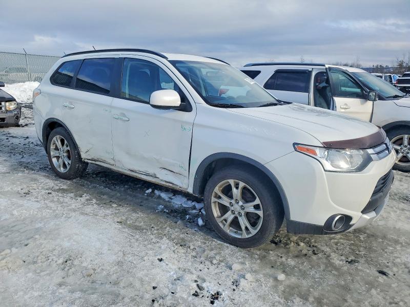 73374355 :رقم المزاد ، JA4AZ2A3XFZ601154 vin ، 2015 Mitsubishi Outlander مزاد بيع