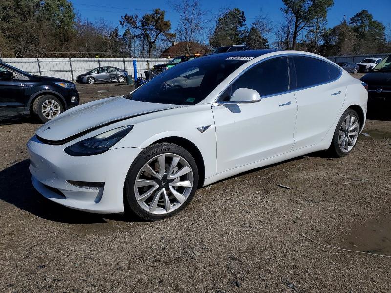 73486515 :رقم المزاد ، 5YJ3E1EB5JF185583 vin ، 2018 Tesla Model 3 مزاد بيع