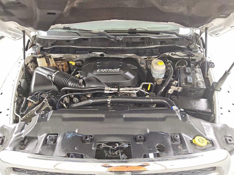 97329215 :رقم المزاد ، 3C6UR5HJ4FG586893 vin ، 2015 Ram 2500 مزاد بيع