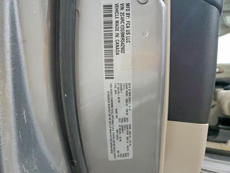 72307835 :رقم المزاد ، 2C4RC1DG9MR542902 vin ، 2021 Chrysler Voyager مزاد بيع