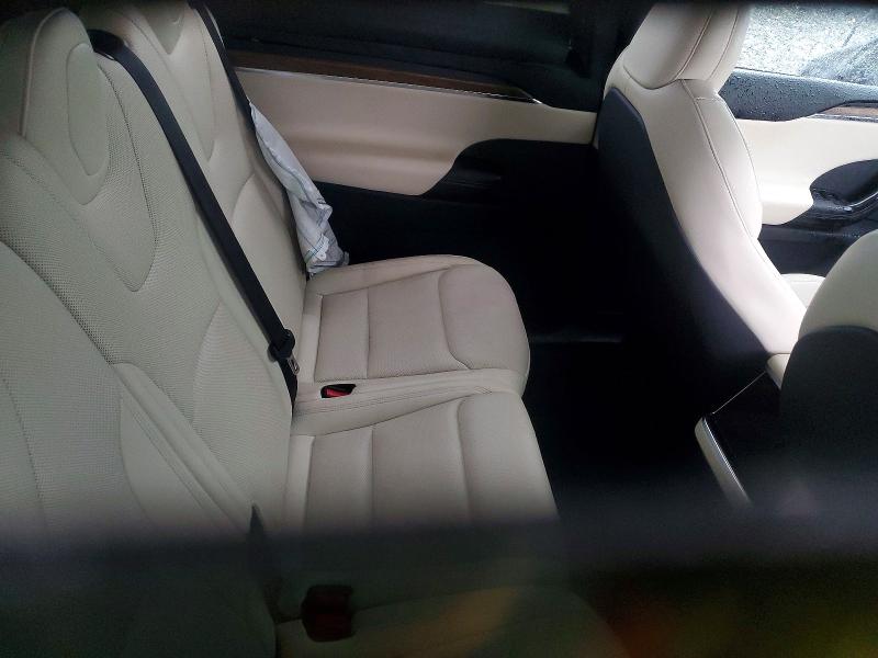Auction sale of the 2022 Tesla Model X, vin: 7SAXCDE5XNF336736, lot number: 98214425
