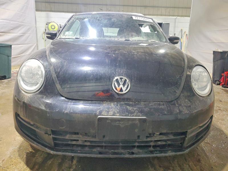 72113475 :رقم المزاد ، 3VW517AT9FM808581 vin ، 2015 Volkswagen Beetle مزاد بيع