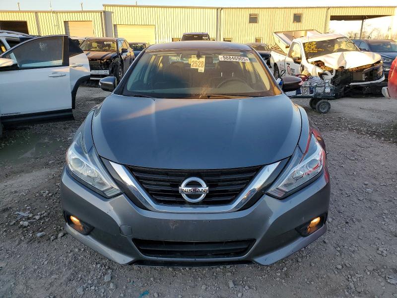 2018 Nissan Altima მანქანა იყიდება აუქციონზე, vin: 1N4AL3AP8JC246213, აუქციონის ნომერი: 98846905