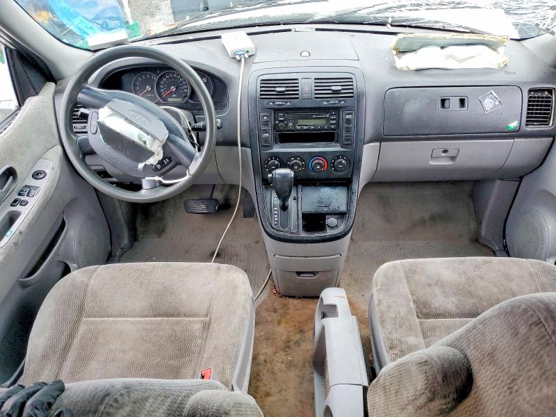 2005 Kia Sedona მანქანა იყიდება აუქციონზე, vin: KNDUP132156770339, აუქციონის ნომერი: 99671655