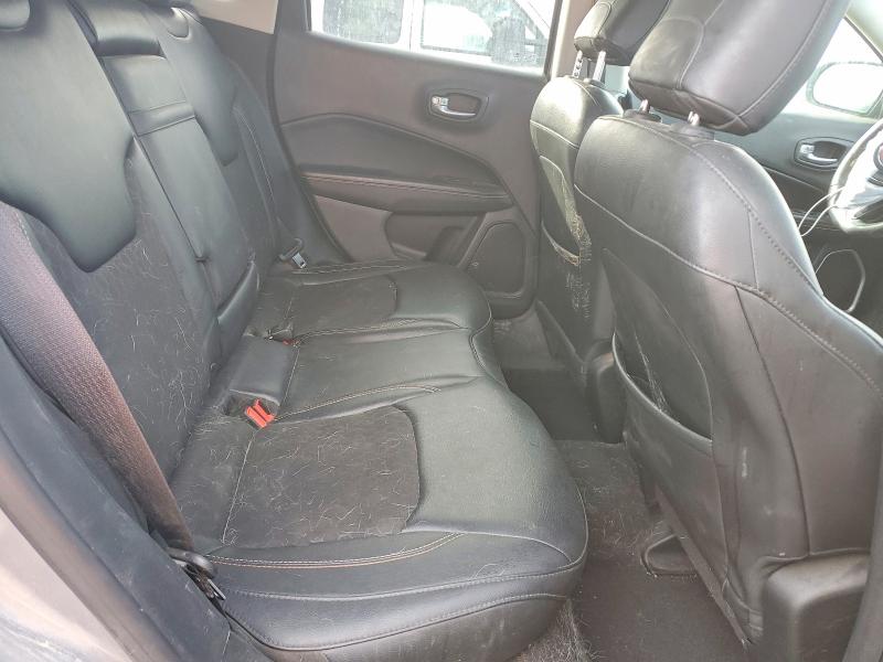72242275 :رقم المزاد ، 3C4NJDBBXJT325218 vin ، 2018 Jeep Compass مزاد بيع
