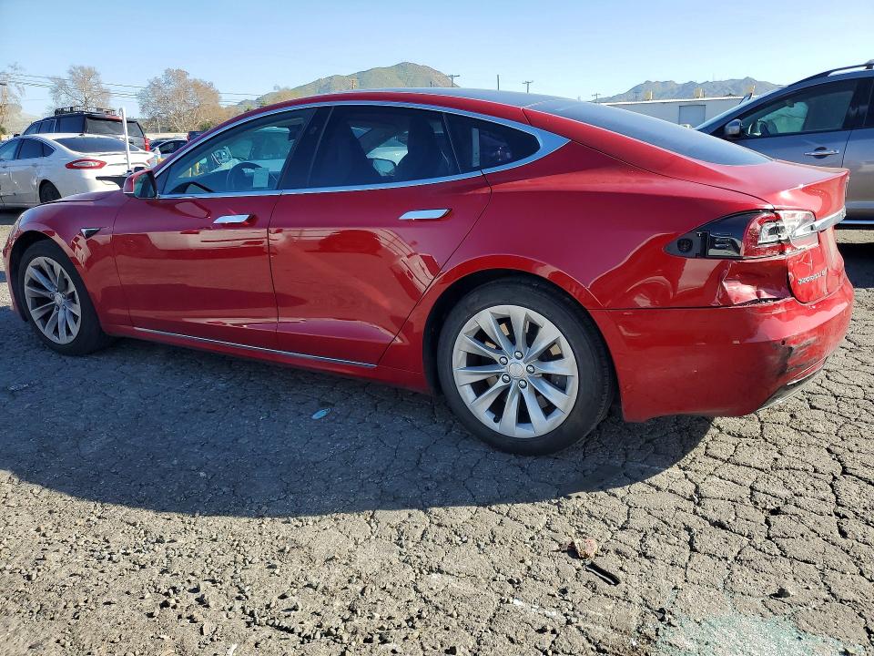 75047315 :رقم المزاد ، 5YJSA1E23JF284832 vin ، 2018 Tesla Model S مزاد بيع