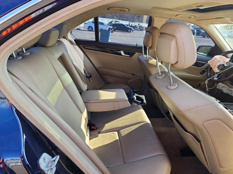 Продаж на аукціоні авто 2013 Mercedes-benz C, vin: WDDGF4HB8DA793354, номер лоту: 99667525