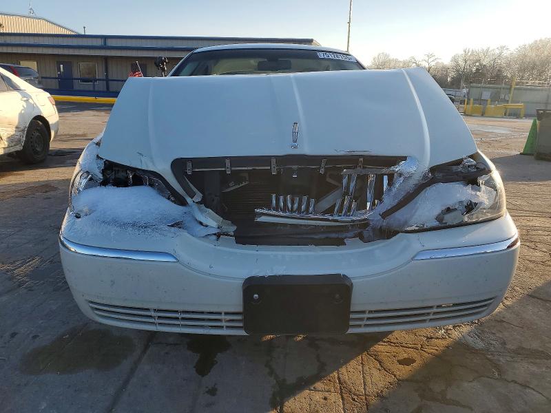 Auction sale of the 2006 Lincoln Town Car, vin: 1LNHM81WX6Y623611, lot number: 75178155