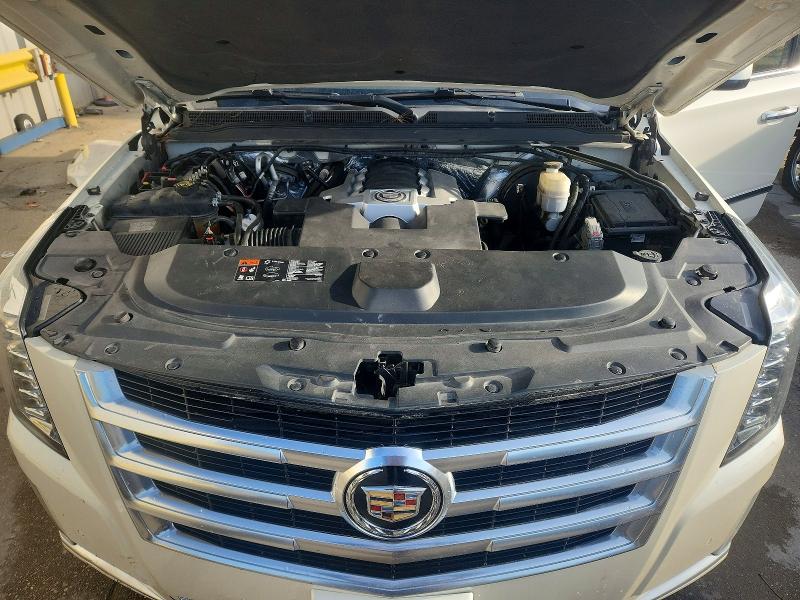 72454015 :رقم المزاد ، 1GYS4BKJ3FR167370 vin ، 2015 Cadillac Escalade مزاد بيع