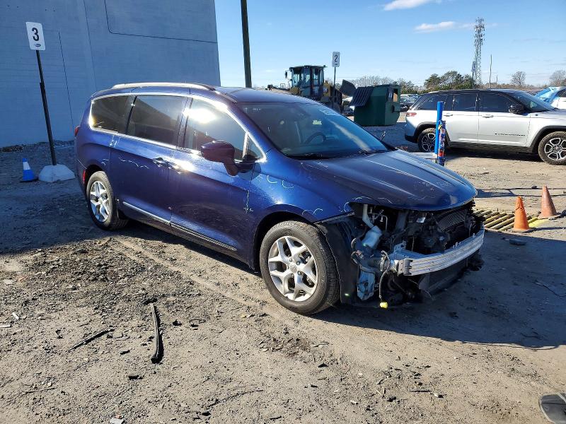 Продажа на аукционе авто 2017 Chrysler Pacifica, vin: 2C4RC1BG9HR823350, номер лота: 72911945