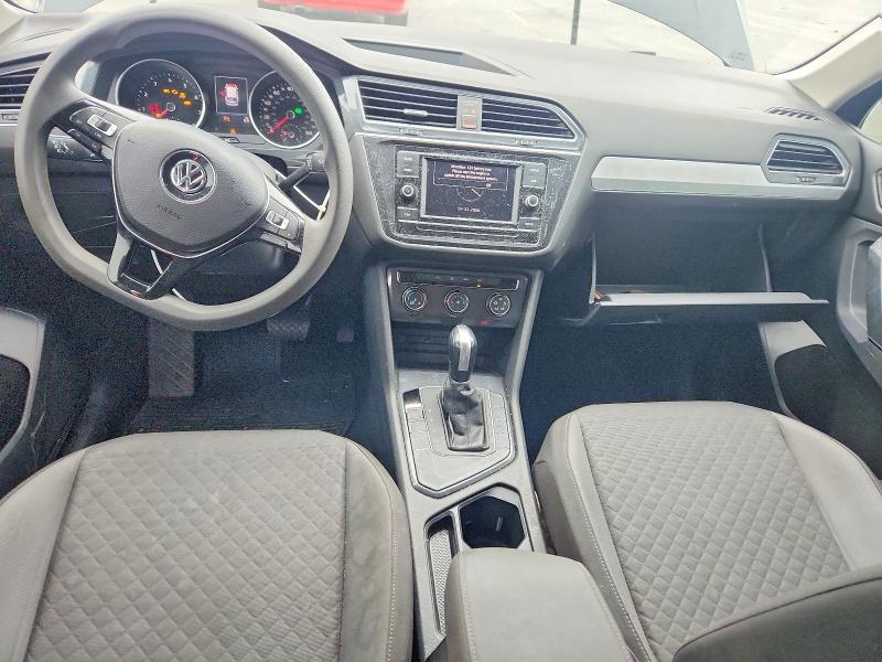 74576405 :رقم المزاد ، 3VV1B7AX2JM116240 vin ، 2018 Volkswagen Tiguan مزاد بيع