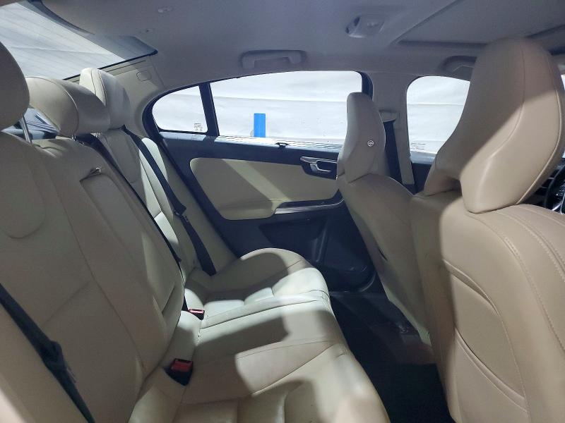 72850455 :رقم المزاد ، LYV402TM0JB171878 vin ، 2018 Volvo S60 مزاد بيع