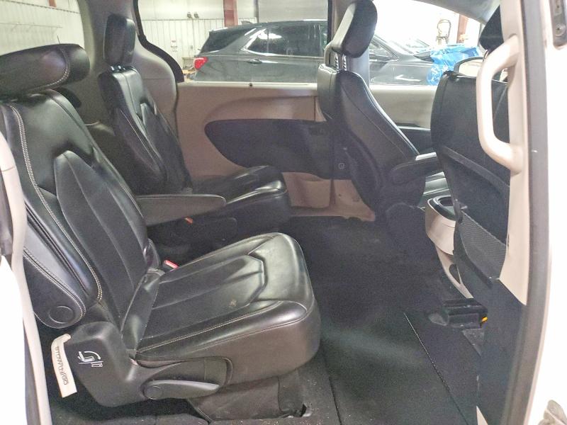72218045 :رقم المزاد ، 2C4RC1DG8LR172363 vin ، 2020 Chrysler Voyager مزاد بيع