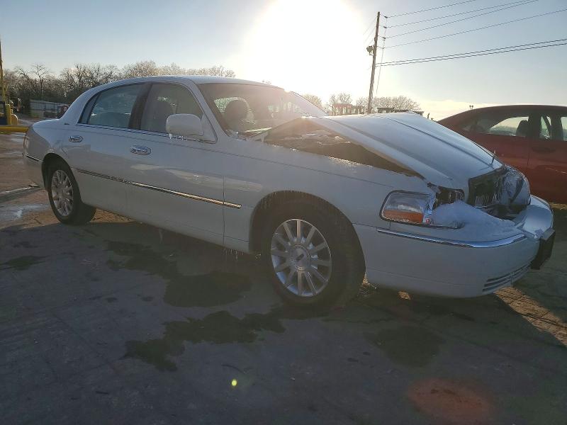 Auction sale of the 2006 Lincoln Town Car, vin: 1LNHM81WX6Y623611, lot number: 75178155