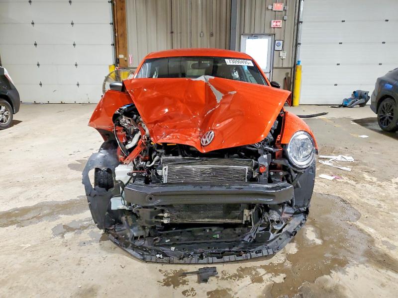 Продаж на аукціоні авто 2018 Volkswagen Beetle, vin: 3VWFD7AT1JM711508, номер лоту: 73090495