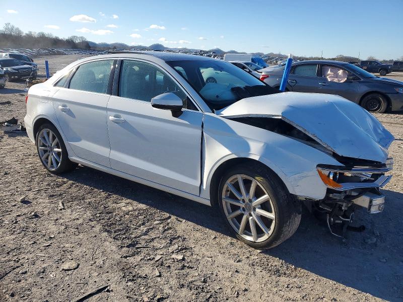 Продажа на аукционе авто 2015 Audi A3, vin: WAUEFGFFXF1010883, номер лота: 73068295