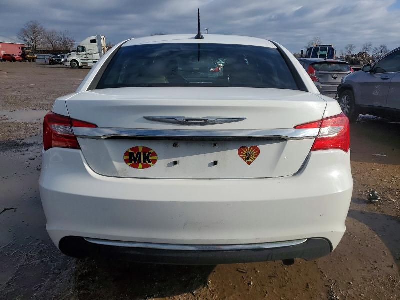 72183505 :رقم المزاد ، 1C3BC1FB4BN556496 vin ، 2011 Chrysler 200 مزاد بيع