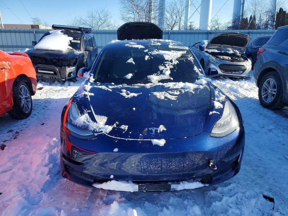 Продаж на аукціоні авто 2018 Tesla Model 3, vin: 5YJ3E1EBXJF099881, номер лоту: 75168095