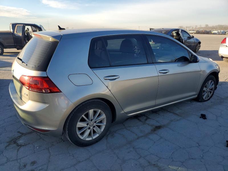 98893555 :رقم المزاد ، 3VW217AU0HM037040 vin ، 2017 Volkswagen Golf مزاد بيع