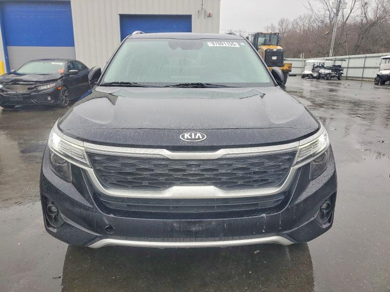 Продаж на аукціоні авто 2021 Kia Seltos, vin: KNDERCAAXM7181867, номер лоту: 97091155