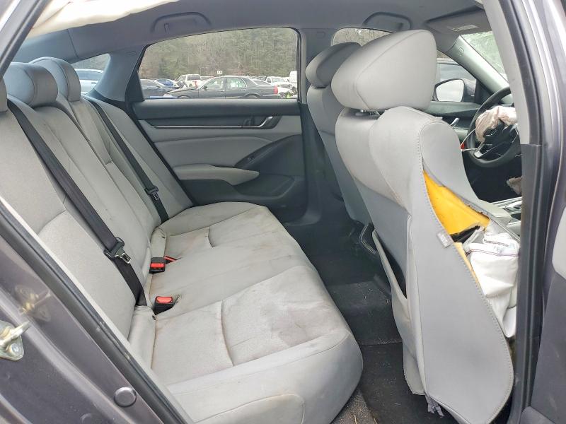 98897635 :رقم المزاد ، 1HGCV1F19JA141117 vin ، 2018 Honda Accord مزاد بيع