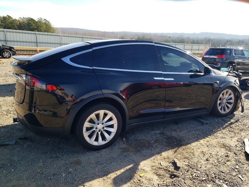 Продажа на аукционе авто 2017 Tesla Model X, vin: 5YJXCAE2XHF077364, номер лота: 72217125