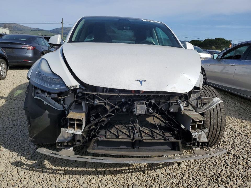 2021 Tesla Model Y მანქანა იყიდება აუქციონზე, vin: 5YJYGAEE8MF155279, აუქციონის ნომერი: 75635025