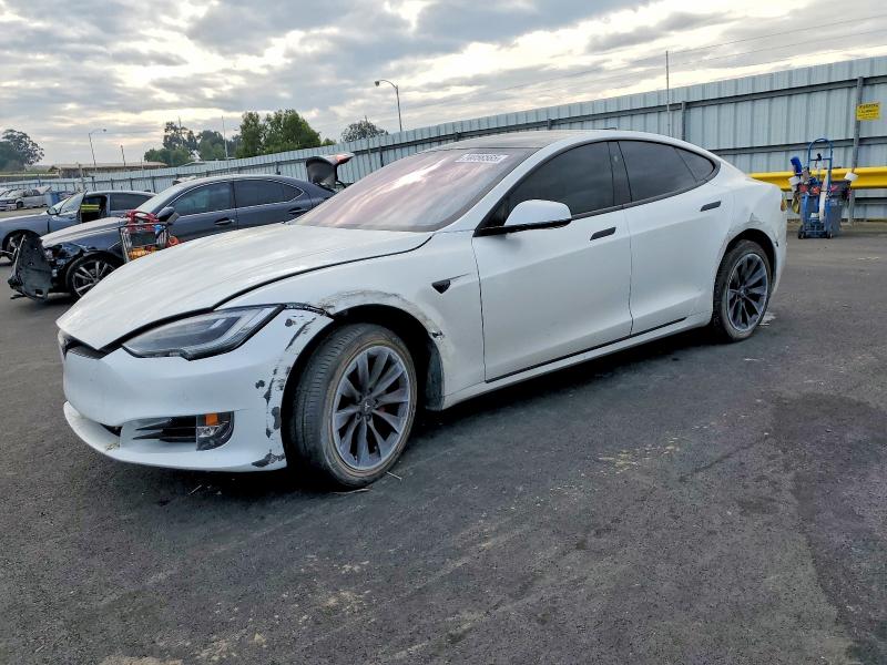 74056565 :رقم المزاد ، 5YJSA1E21JF243180 vin ، 2018 Tesla Model S مزاد بيع