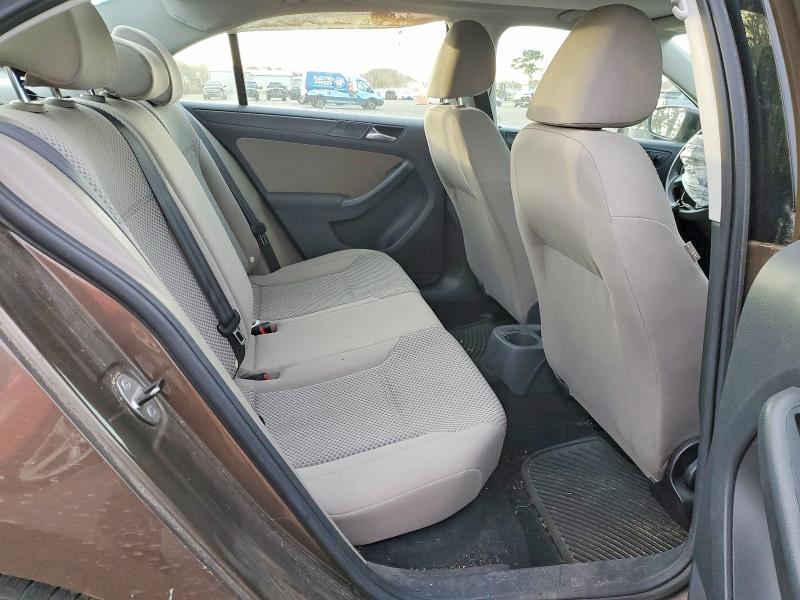 74087095 :رقم المزاد ، 3VW2K7AJ5BM390688 vin ، 2011 Volkswagen Jetta مزاد بيع