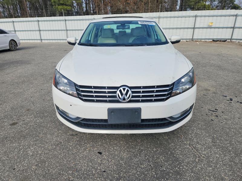 2015 Volkswagen Passat Sel მანქანა იყიდება აუქციონზე, vin: 1VWCV7A32FC003843, აუქციონის ნომერი: 99646345