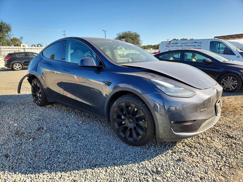 75251615 :رقم المزاد ، 7SAYGDEE5NF386114 vin ، 2022 Tesla Model Y مزاد بيع