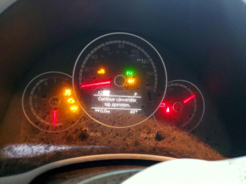 72113475 :رقم المزاد ، 3VW517AT9FM808581 vin ، 2015 Volkswagen Beetle مزاد بيع