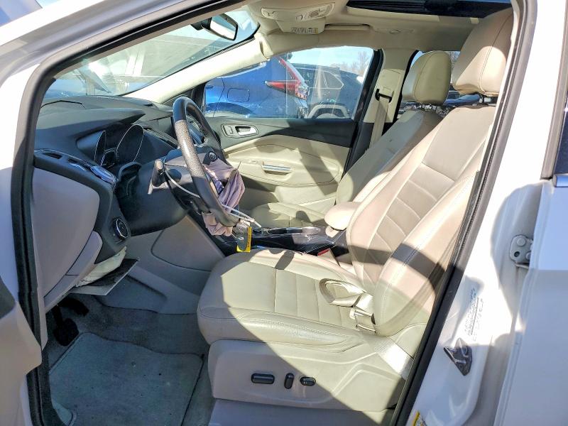 99330735 :رقم المزاد ، 1FMCU0J95EUD43865 vin ، 2014 Ford Escape Tit مزاد بيع