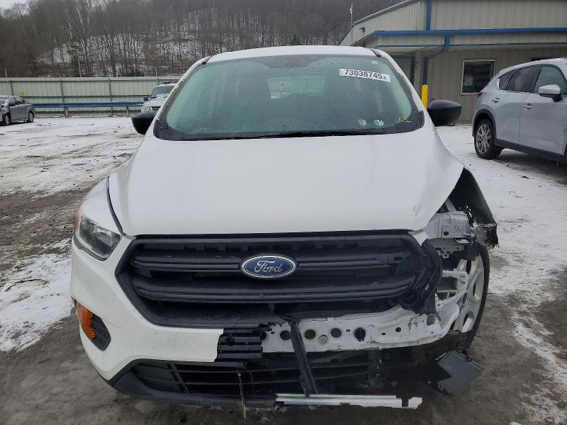 73038745 :رقم المزاد ، 1FMCU0F75HUB00245 vin ، 2017 Ford Escape مزاد بيع