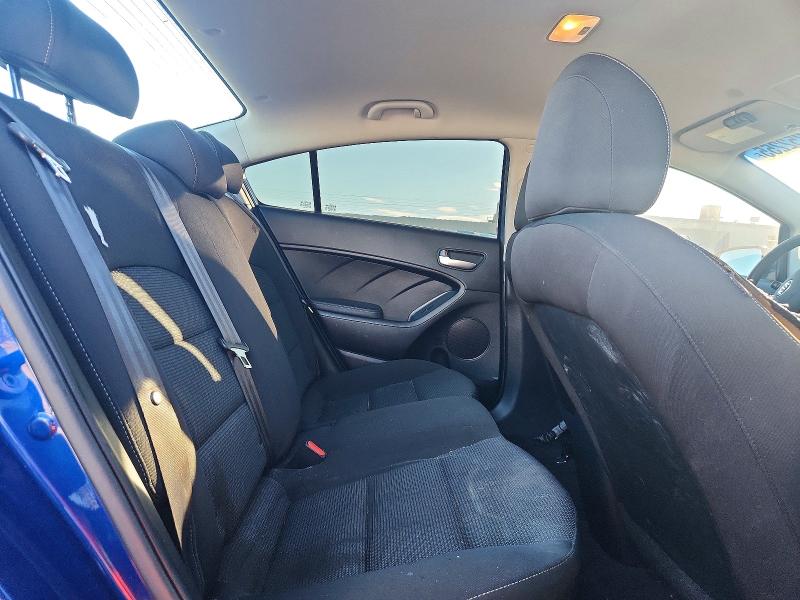 99852255 :رقم المزاد ، 3KPFK4A77HE129721 vin ، 2017 Kia Forte مزاد بيع