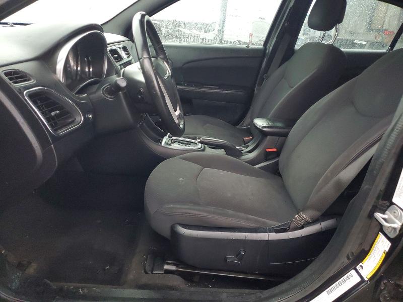 98061095 :رقم المزاد ، 1C3CCBBG1EN132032 vin ، 2014 Chrysler 200 مزاد بيع